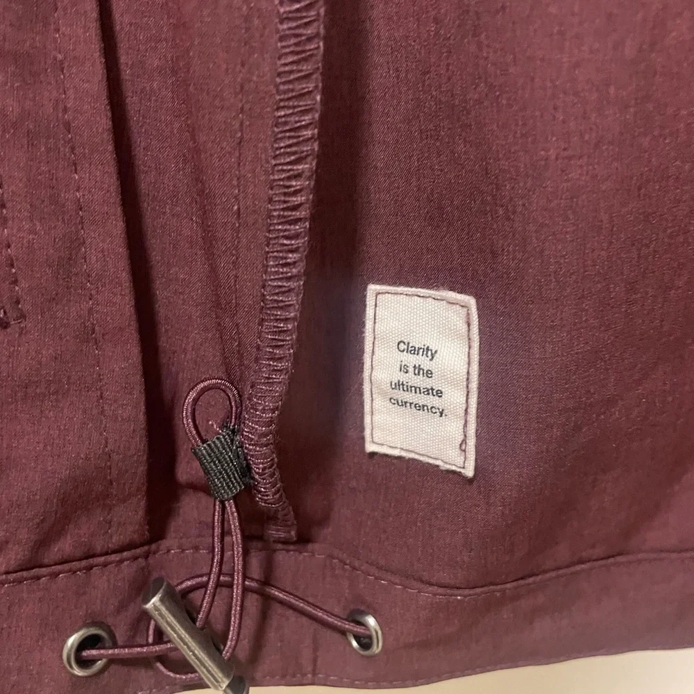 Vuori Outdoor Trainer Shell Jacket, Size Medium - Picture 9 of 9